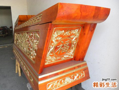 梦见红色棺材