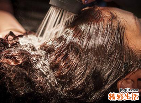 梦见给别人洗头