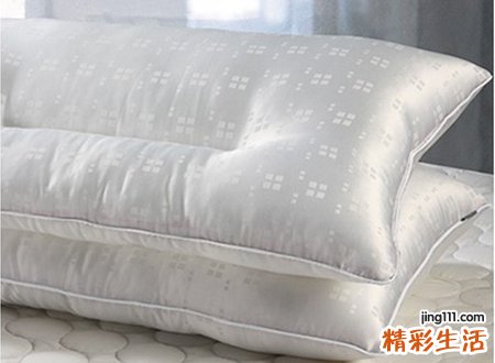梦见枕头