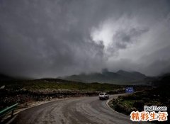 梦见黑压压的乌云，做梦梦到乌云密布刮大风是什么意思