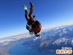梦见跳伞是什么意思，做梦梦到自己跳伞平稳落地
