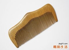 梦见好多梳子预示着什么，女人梦到别人送梳子
