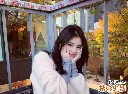 胖圆脸塌鼻子富贵面相