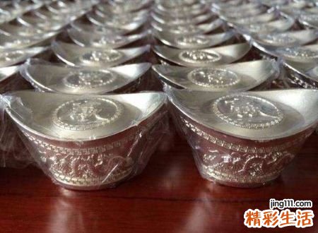 梦见别人叫我捐钱有什么预兆，做梦梦到自己捐款的数目