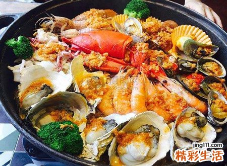 梦见别人请我吃饭好不好，做梦梦到别的男人请我吃饭
