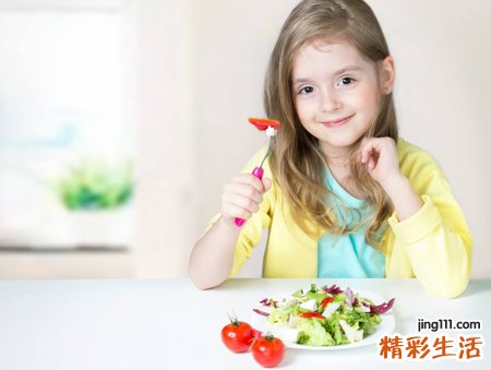 梦见别人吃饭不理我有什么预兆，做梦梦到看到别人吃饭