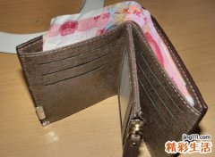 梦见钱包被盗是什么寓意，女人梦到自己钱包被偷