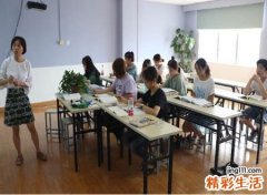 梦见在教室里上课有什么预兆，女人梦到在学校上课