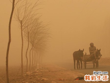 梦见沙尘暴是什么意思，女人梦见沙尘暴躲过了