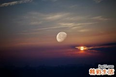 梦见日月同辉是什么意思，女人梦见日月同时出现