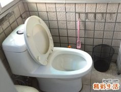 梦到马桶堵了自己通马桶有什么预兆，梦见自己疏通马桶