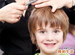 梦见死去的母亲帮我剪头发