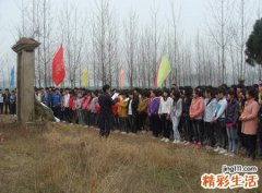 梦见和亲人一起扫墓有什么预兆，做梦梦到和家人去拜山扫墓