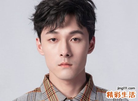 眉毛浓的男人代表什么