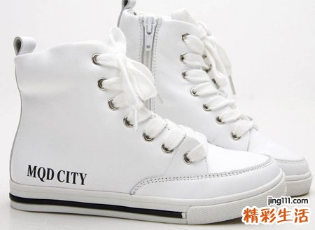 梦见穿新鞋是什么意思，女人梦见自己穿新鞋很合适