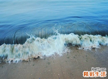 梦见大海涨潮有什么预兆，女人做梦梦到海水涨潮