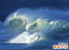 梦见大海水位上涨好不好，女人梦见大海涨潮逃生