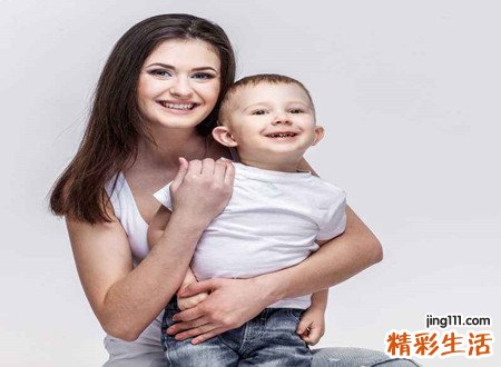 梦见自己抱一个孩子好不好，女人梦见自己抱着小孩