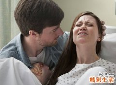 梦见难产是什么意思，女人梦到自己难产是啥意思