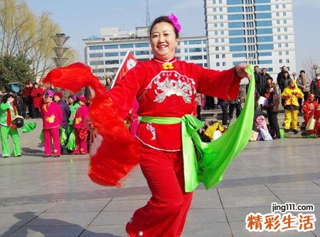 梦见扭秧歌有什么预兆，做梦梦到看到一群人扭秧歌