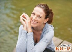 额头川字纹的女人命运