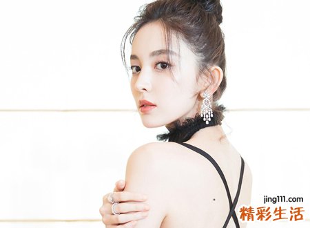 女人后背有痣命苦是吗
