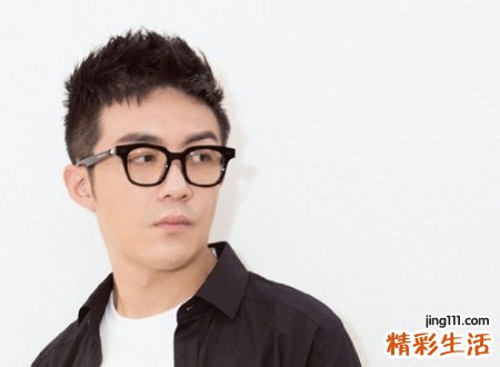 耳朵软的男人命运如何
