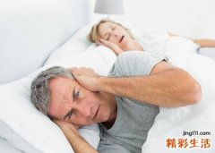做梦跟女人睡觉好不好，梦见和熟悉的女人睡觉好不好