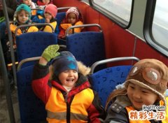 梦见小孩下公交车跌倒被人踩断腿