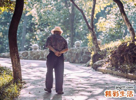 梦见去世的外公是什么意思，做梦梦到已故的外公和我说话