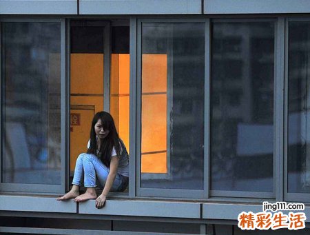 梦见自己的好朋友坠楼有什么预兆，梦到好朋友坠楼还活着