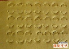 梦见冥币是什么意思，做梦梦到别人给我钱是冥币
