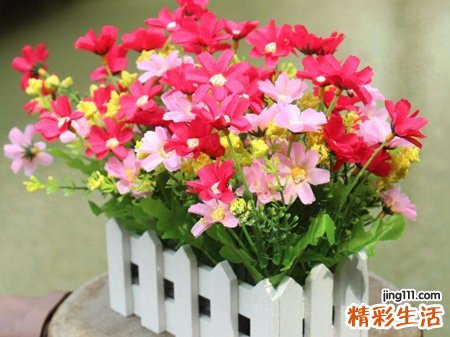 梦见假花是什么意思，女人梦见很漂亮的假花