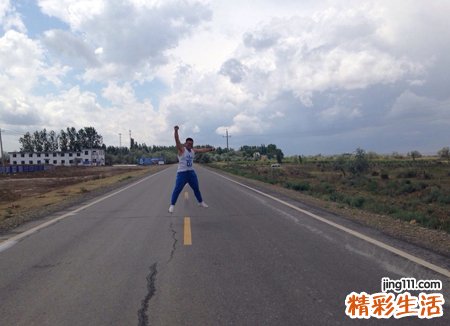 梦见踩了一脚屎又洗了好不好，梦到自己的鞋踩到大便