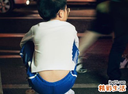 梦见拉屎在裤子里有什么预兆，男人梦见大便拉在裤子里