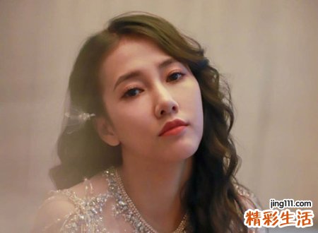 孤独的女生网名，女生颓废伤感的微信孤独昵称