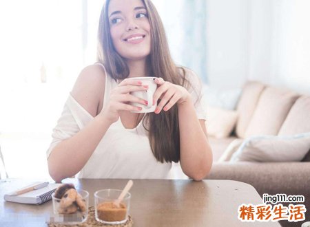 女生看手相看哪只手