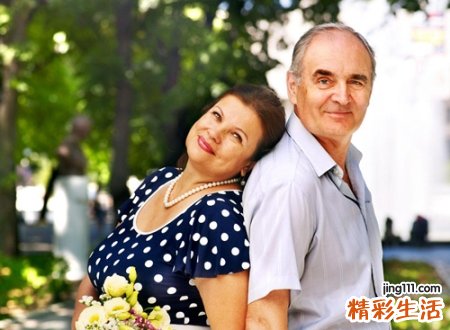 男鸡女猪的婚姻相配吗，生肖女猪男鸡在一起合适吗