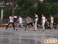 梦见很多人打架好不好，梦到看别人打架很害怕