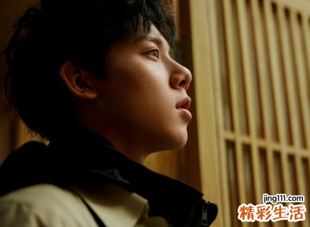 沉闷心痛的微信悲伤网名，男生伤感有韵味的微信个性名字