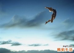 梦见跳水是什么意思，梦到从很高的地方跳水