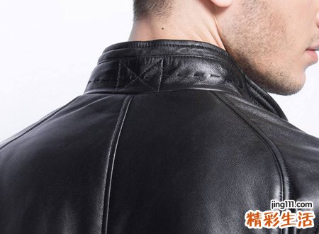 男人后脖子下方有痣