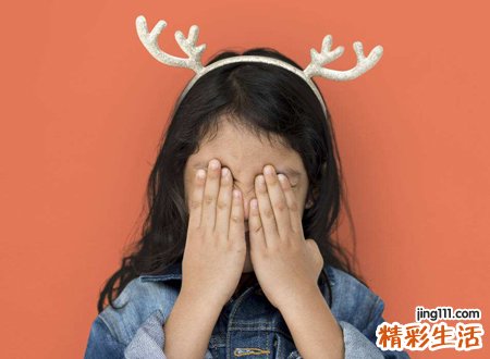 女生右眼睛跳什么预兆