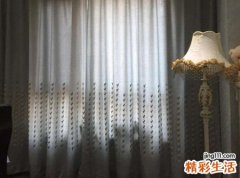 梦见挂窗帘有什么预兆，做梦梦到别人帮我挂窗帘