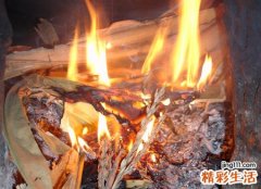 女人梦见自己在烧火好不好，做梦梦到生火添柴