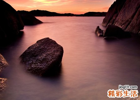 梦见死人给钱是什么兆头，女人梦到死人给自己钱