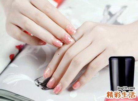 左手食指有痣的女人命运