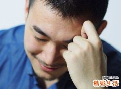 男生额头前面有个旋