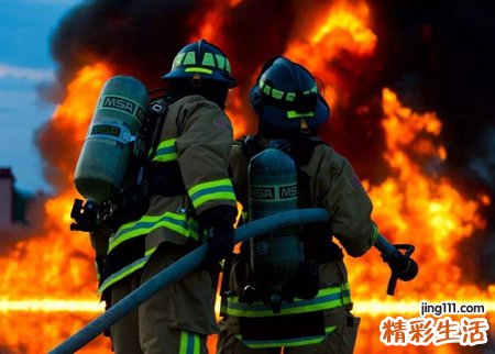 梦见车着火是什么意思，做梦梦到自己家轿车着火了