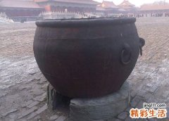 梦见水缸是什么意思，做梦梦到用瓢在水缸里舀水